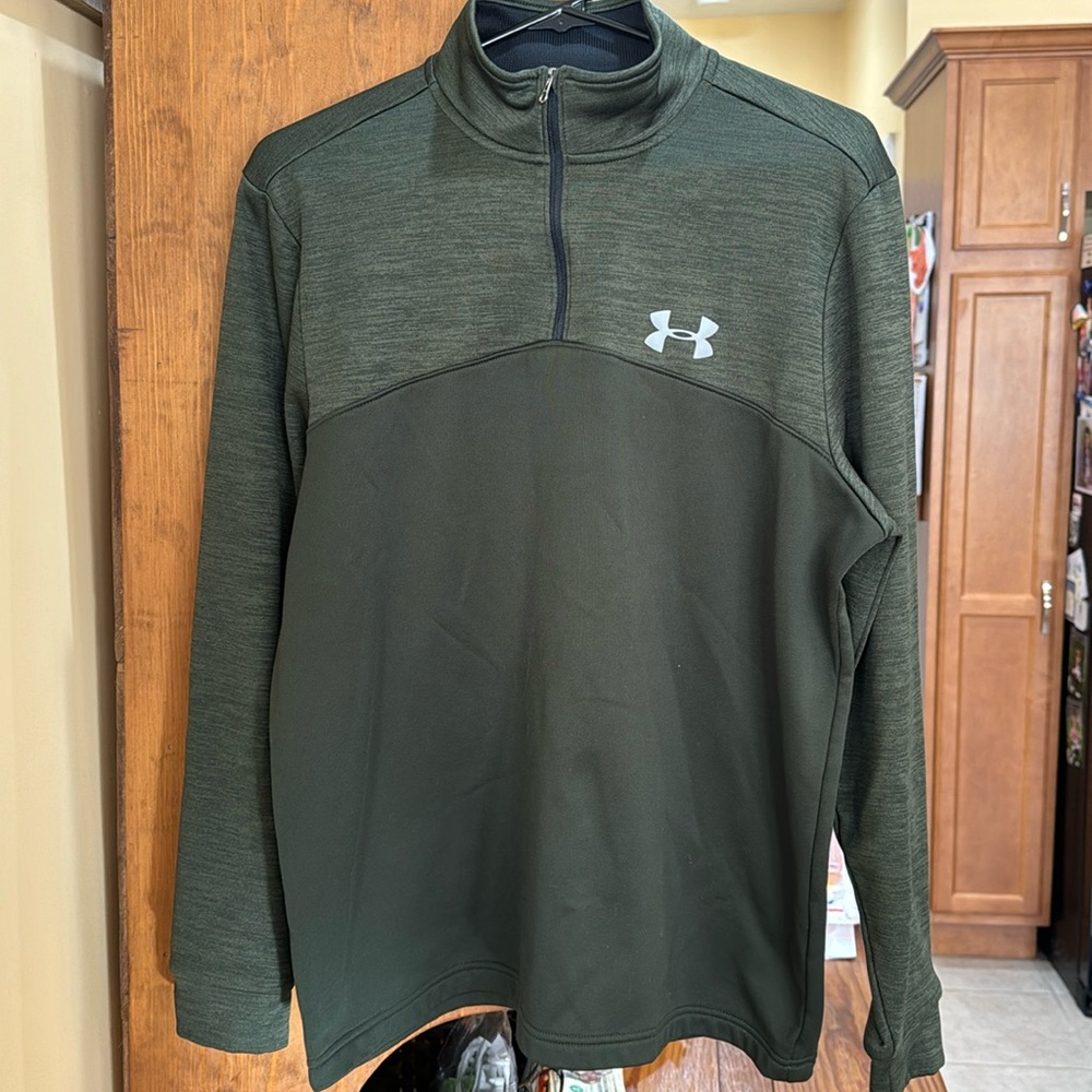 Under Armour Men’s Quarter Zip Pullover Size Medium